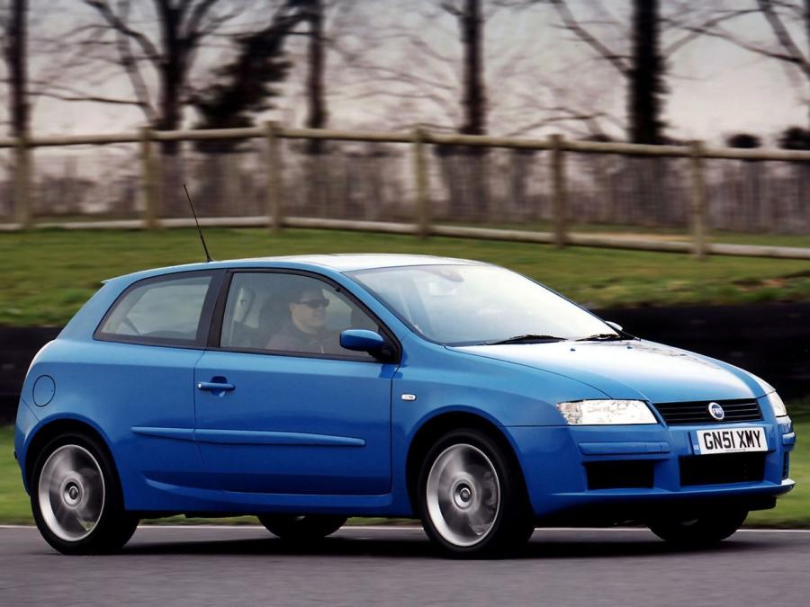  Fiat Stilo Abarth 3-Door 2001 года  (UK) (фото 5 из 12)